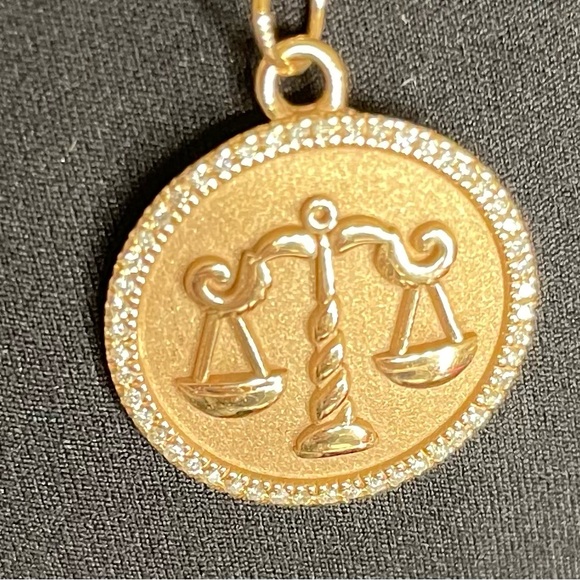 Ring Concierge Zodiac Medallion Necklace Libra 14k Rose Gold - Picture 8 of 13